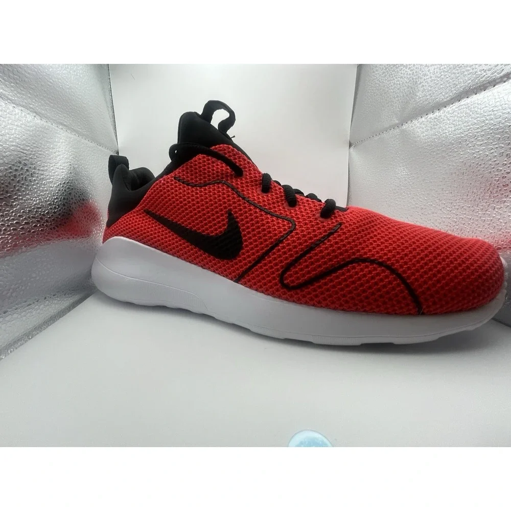 Nike Running Shoes Men 11.5 Red Black Mesh Lightweight Athletic Sneakers (NEW)